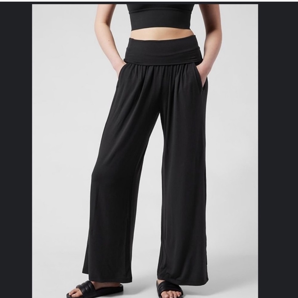 Athleta Wide Leg Studio pant size small